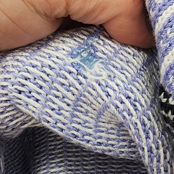 H Moss Designs Knit Sweater Size Medium Black White Blue - Picture 6 of 10